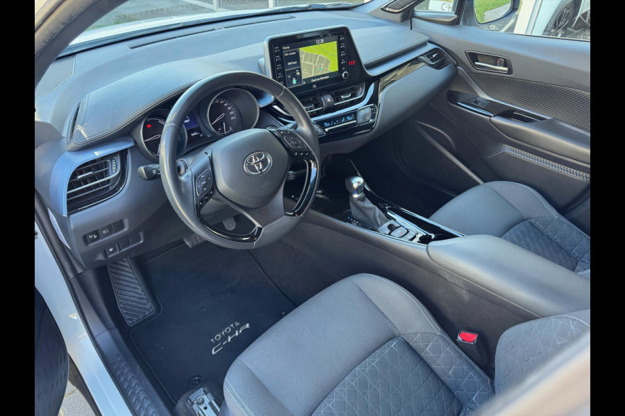 Toyota C-HR 2.0 Hybrid 184pk First Edition | JBL, Navigatie, Stoelverwarming, Apple CarPlay/Android Auto, Parkeersensoren, Blind Spot