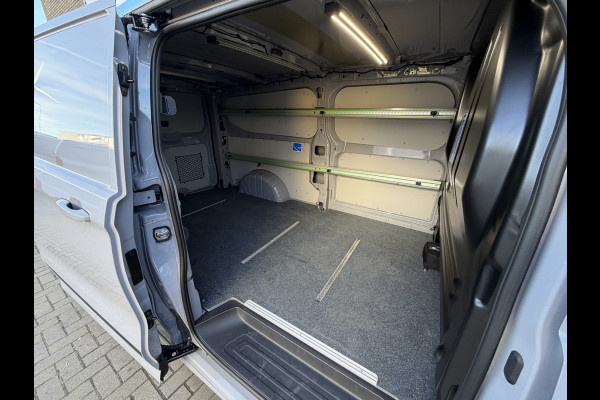 Ford E-Transit Cust. 320 L2H1 Sport 218PK 65 kWh CarPlay/stoelverwarming/navi/camera