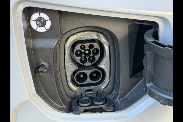 Ford E-Transit Cust. 320 L2H1 Sport 218PK 65 kWh CarPlay/stoelverwarming/navi/camera