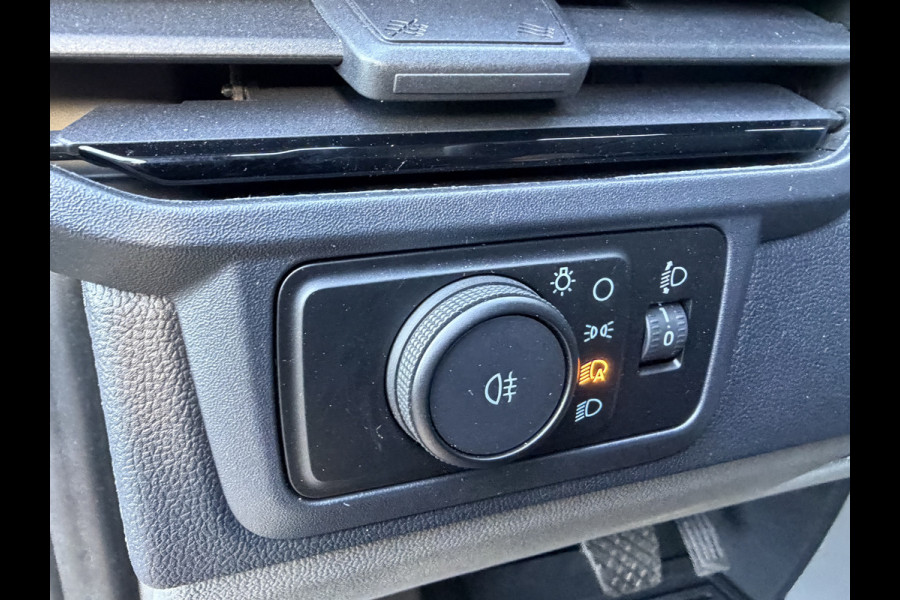 Ford E-Transit Cust. 320 L2H1 Sport 218PK 65 kWh CarPlay/stoelverwarming/navi/camera