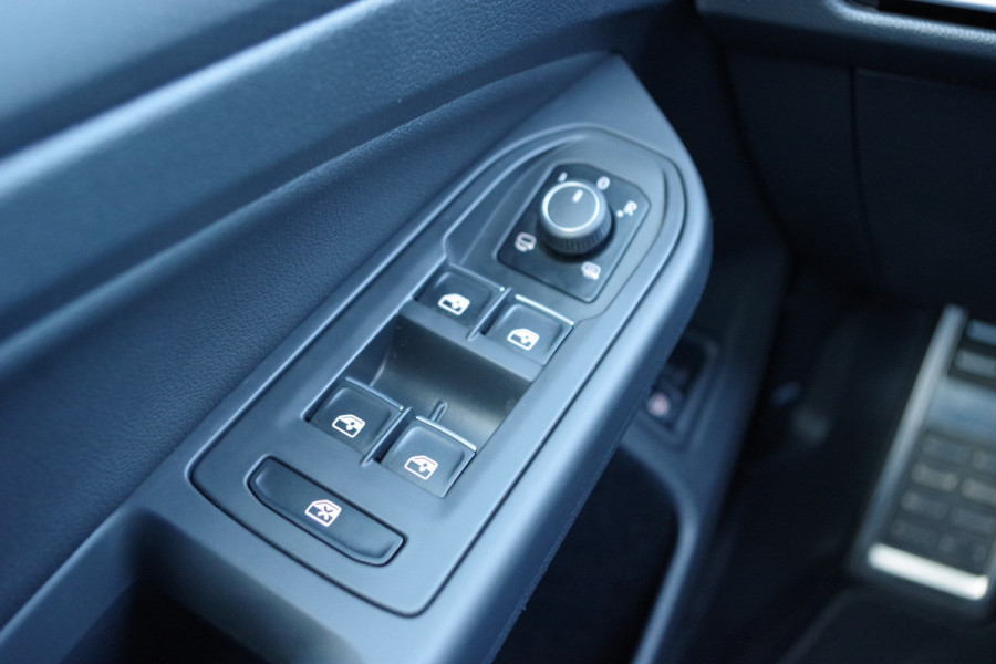 Volkswagen Golf 1.4 eHybrid GTE 245 PK PHEV, Schuif Kanteldak, Leder, Trekhaak, Memory, Stoelkoeling -Verwarming