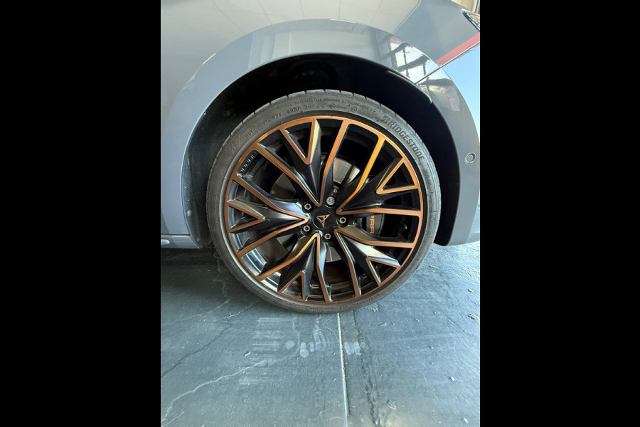 CUPRA Leon 1.4 e-Hybrid VZ Copper Edition