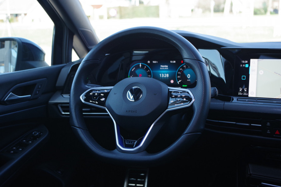Volkswagen Golf 1.4 eHybrid GTE 245 PK PHEV, Schuif Kanteldak, Leder, Trekhaak, Memory, Stoelkoeling -Verwarming