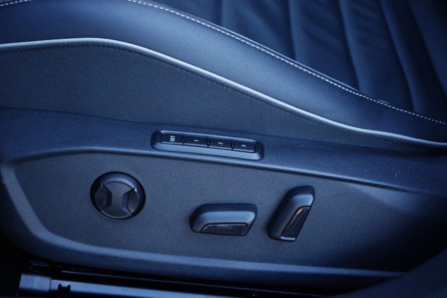 Volkswagen Golf 1.4 eHybrid GTE 245 PK PHEV, Schuif Kanteldak, Leder, Trekhaak, Memory, Stoelkoeling -Verwarming