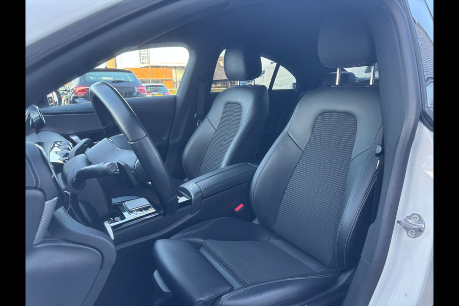 Mercedes-Benz CLA-Klasse 180 Business Solution Progressive | MBUX | Parkeer Camera | Cruise | Lane Assist
