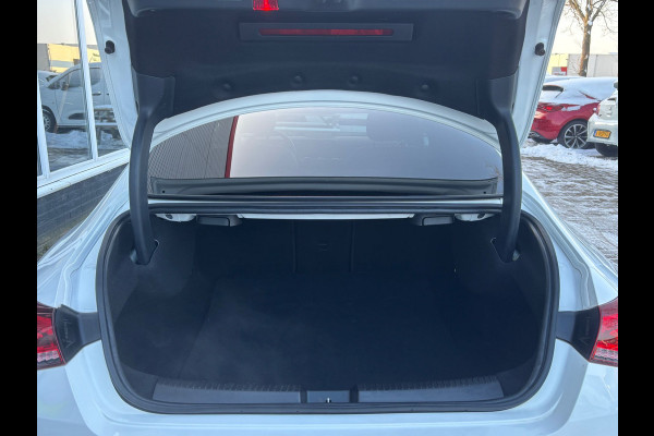 Mercedes-Benz CLA-Klasse 180 Business Solution Progressive | MBUX | Parkeer Camera | Cruise | Lane Assist