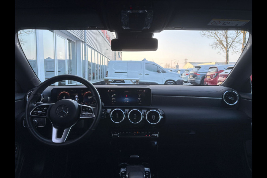 Mercedes-Benz CLA-Klasse 180 Business Solution Progressive | MBUX | Parkeer Camera | Cruise | Lane Assist
