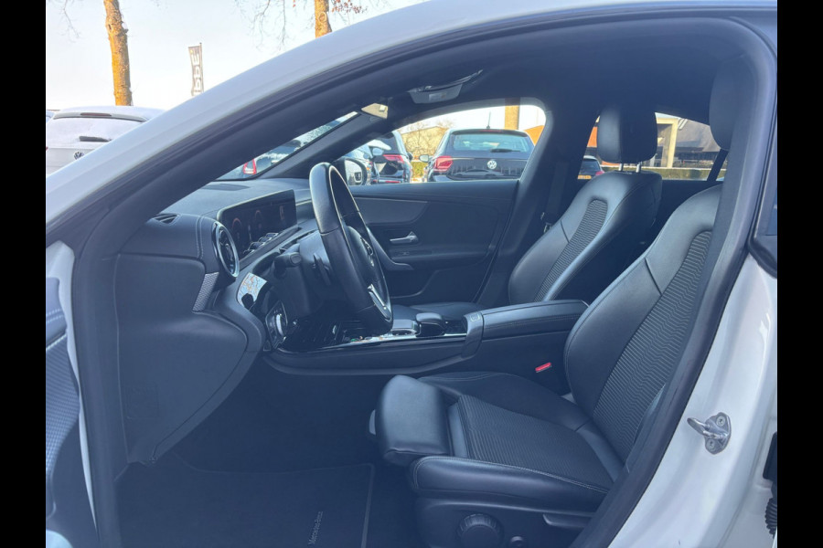 Mercedes-Benz CLA-Klasse 180 Business Solution Progressive | MBUX | Parkeer Camera | Cruise | Lane Assist