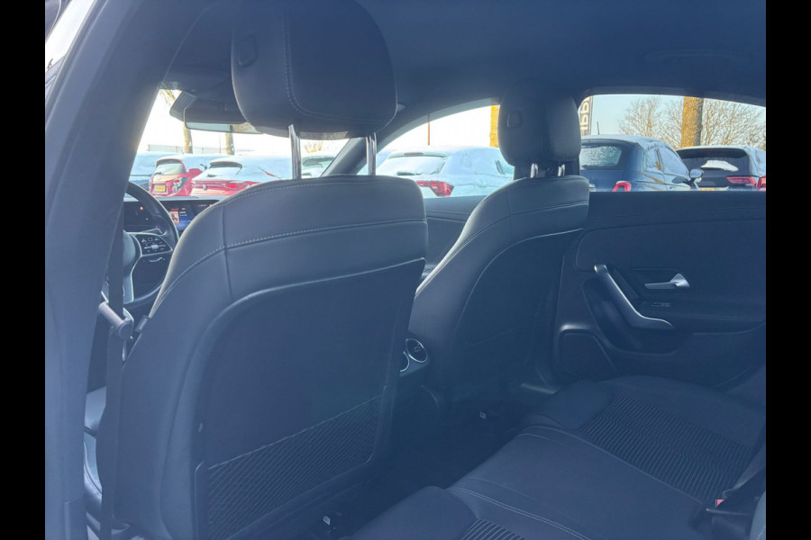 Mercedes-Benz CLA-Klasse 180 Business Solution Progressive | MBUX | Parkeer Camera | Cruise | Lane Assist