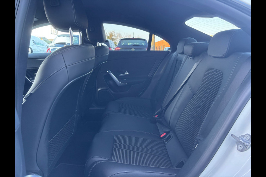 Mercedes-Benz CLA-Klasse 180 Business Solution Progressive | MBUX | Parkeer Camera | Cruise | Lane Assist