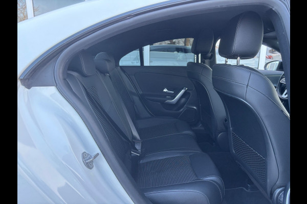 Mercedes-Benz CLA-Klasse 180 Business Solution Progressive | MBUX | Parkeer Camera | Cruise | Lane Assist