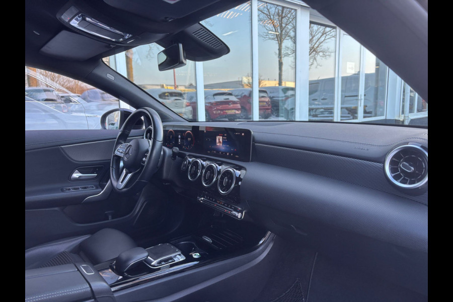 Mercedes-Benz CLA-Klasse 180 Business Solution Progressive | MBUX | Parkeer Camera | Cruise | Lane Assist