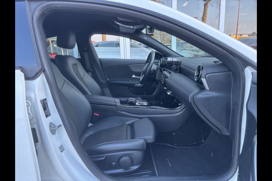 Mercedes-Benz CLA-Klasse 180 Business Solution Progressive | MBUX | Parkeer Camera | Cruise | Lane Assist