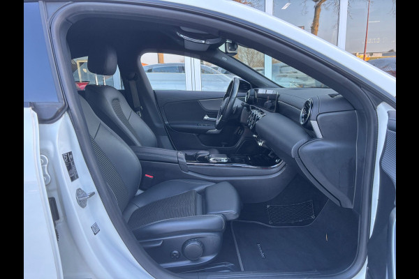 Mercedes-Benz CLA-Klasse 180 Business Solution Progressive | MBUX | Parkeer Camera | Cruise | Lane Assist