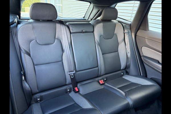 Volvo XC60 T6 Aut. R-Design Parkeercamera Google 340pk