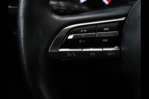 Mazda CX-30 2.0 e-SkyActiv-X M Hybrid Comfort | Stoelverwarming | Head-Up | Camera | Carplay | Adaptive cruise | Navigatie | Stuurverwarming | 18'' | Keyless | Full LED | Climate control