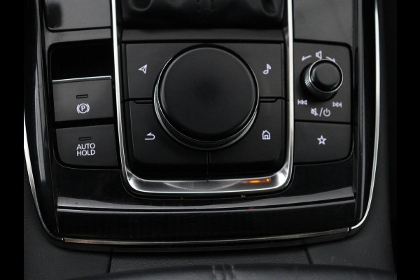 Mazda CX-30 2.0 e-SkyActiv-X M Hybrid Comfort | Stoelverwarming | Head-Up | Camera | Carplay | Adaptive cruise | Navigatie | Stuurverwarming | 18'' | Keyless | Full LED | Climate control