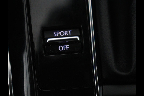 Mazda CX-30 2.0 e-SkyActiv-X M Hybrid Comfort | Stoelverwarming | Head-Up | Camera | Carplay | Adaptive cruise | Navigatie | Stuurverwarming | 18'' | Keyless | Full LED | Climate control