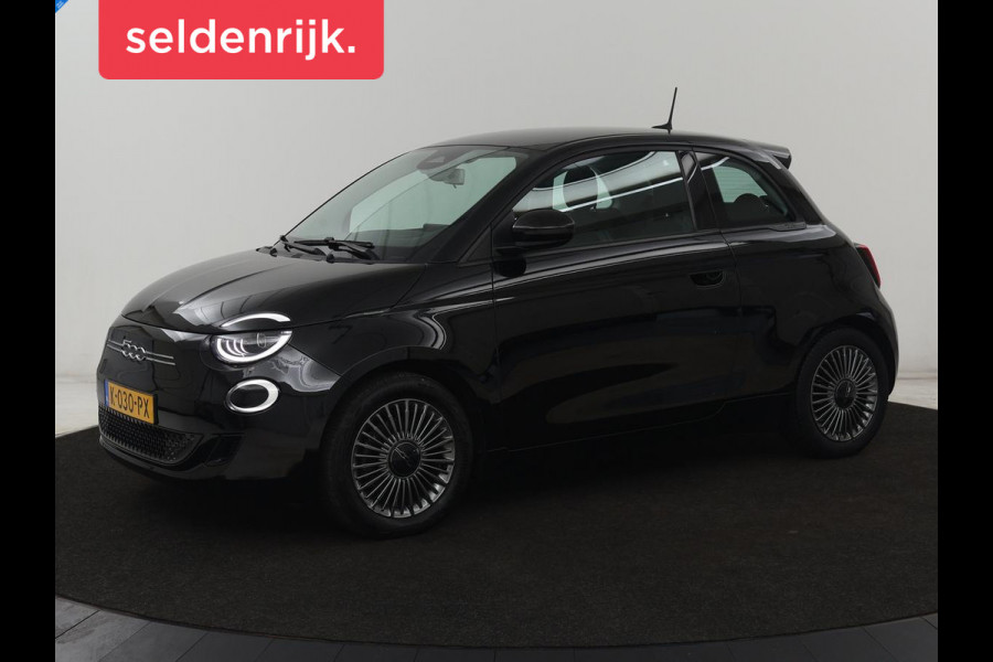 Fiat 500E Icon 42 kWh | 3 Fase | Stoelverwarming | Camera | Carplay | Navigatie | Full LED | Climate control | Cruise control | Bluetooth