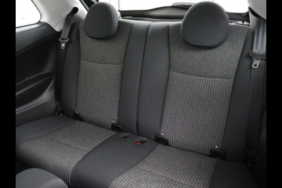 Fiat 500E Icon 42 kWh | 3 Fase | Stoelverwarming | Camera | Carplay | Navigatie | Full LED | Climate control | Cruise control | Bluetooth