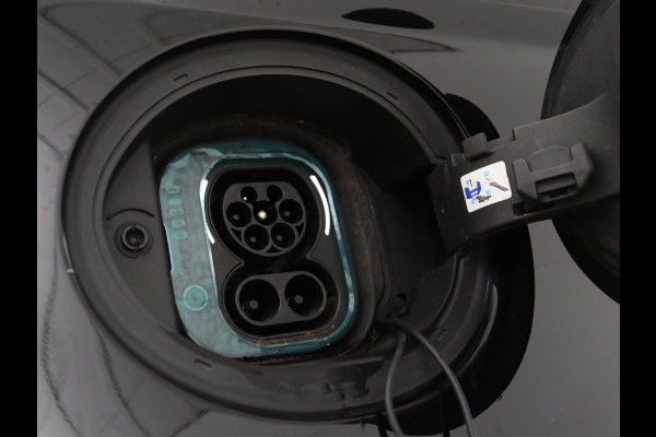 Fiat 500E Icon 42 kWh | 3 Fase | Stoelverwarming | Camera | Carplay | Navigatie | Full LED | Climate control | Cruise control | Bluetooth