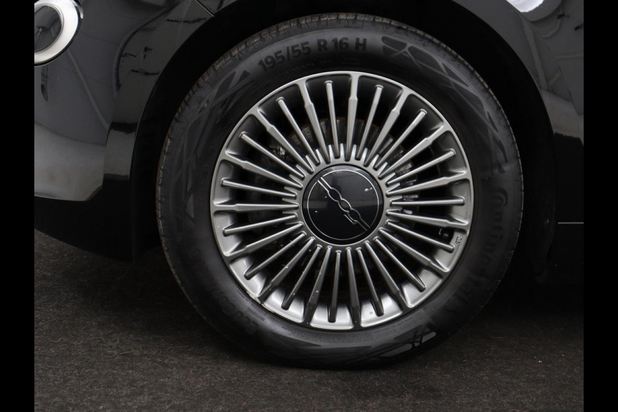 Fiat 500E Icon 42 kWh | 3 Fase | Stoelverwarming | Camera | Carplay | Navigatie | Full LED | Climate control | Cruise control | Bluetooth