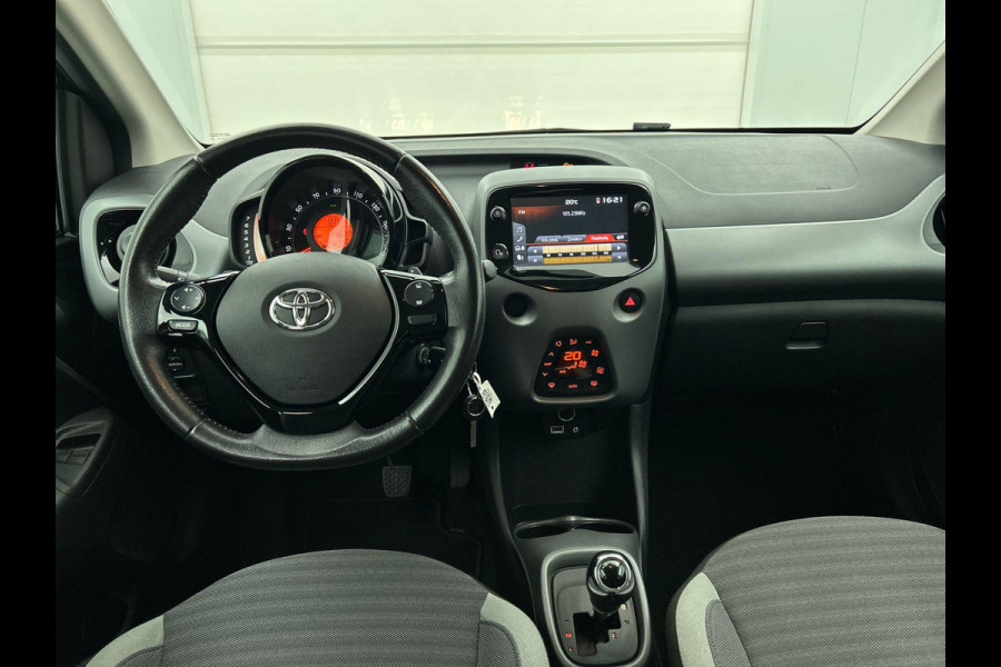 Toyota Aygo 1.0 VVT-i x-joy Automaat | Climate Control |  Apple Carplay/Android Auto | Navigatie | Camera achter | Cruise Control | 15"LM Velgen