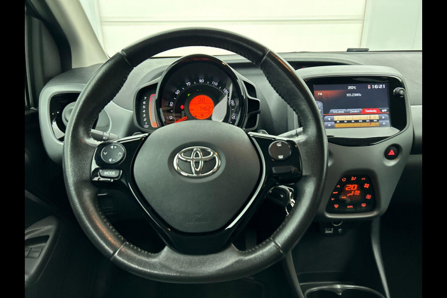 Toyota Aygo 1.0 VVT-i x-joy Automaat | Climate Control |  Apple Carplay/Android Auto | Navigatie | Camera achter | Cruise Control | 15"LM Velgen