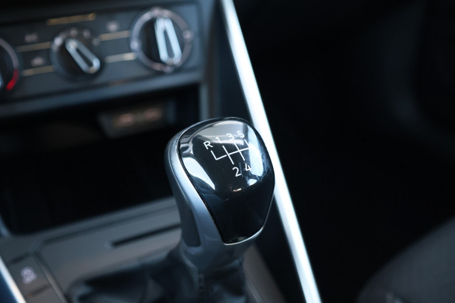 Volkswagen Polo 1.0 TSI Life | NAP! | DIGITAL | PDC VOOR & ACHTER | CARPLAY |