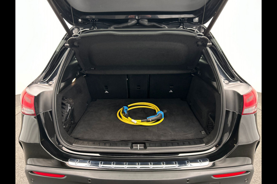 Mercedes-Benz EQA 250 Business Solution AMG | Pano/Dak | Adaptieve/Cruise | Rondomzicht/Camera | LED | Origineel NL