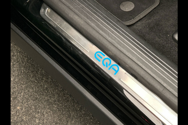 Mercedes-Benz EQA 250 Business Solution AMG | Pano/Dak | Adaptieve/Cruise | Rondomzicht/Camera | LED | Origineel NL