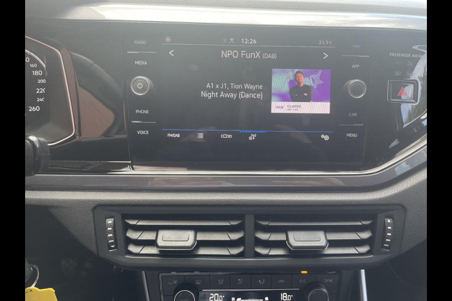 Volkswagen Polo 1.0 TSI 110pk DSG Highline | Navigatie | Apple Carplay/Android Auto | Parkeersensoren | Adaptive Cruise Control | Stoelverwarming | Getinte ramen | Climatronic