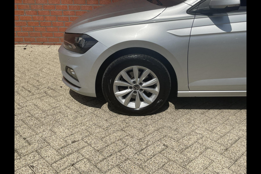 Volkswagen Polo 1.0 TSI 110pk DSG Highline | Navigatie | Apple Carplay/Android Auto | Parkeersensoren | Adaptive Cruise Control | Stoelverwarming | Getinte ramen | Climatronic
