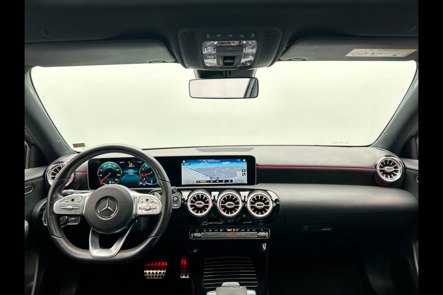 Mercedes-Benz A-Klasse 200 Business Solution AMG | Pano/Dak | Widescreen | Stoelverwarming | Camera