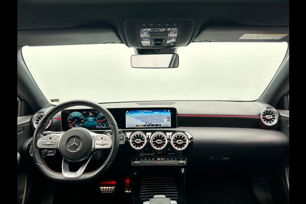 Mercedes-Benz A-Klasse 200 Business Solution AMG | Pano/Dak | Widescreen | Stoelverwarming | Camera