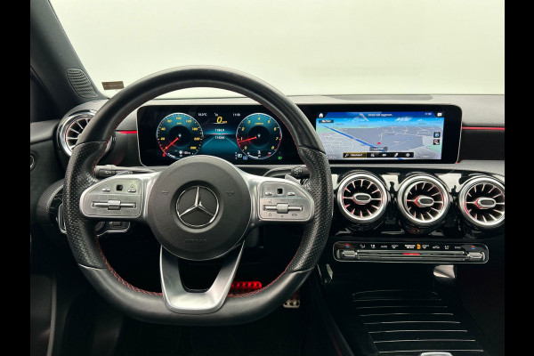 Mercedes-Benz A-Klasse 200 Business Solution AMG | Pano/Dak | Widescreen | Stoelverwarming | Camera