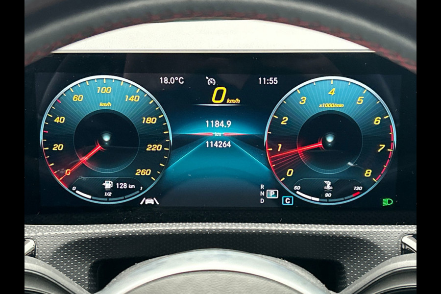 Mercedes-Benz A-Klasse 200 Business Solution AMG | Pano/Dak | Widescreen | Stoelverwarming | Camera