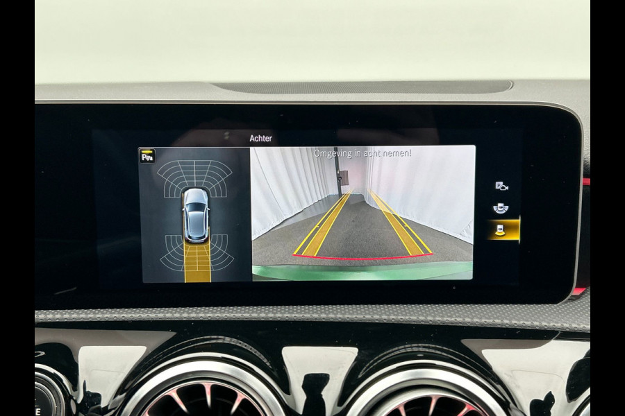 Mercedes-Benz A-Klasse 200 Business Solution AMG | Pano/Dak | Widescreen | Stoelverwarming | Camera