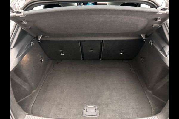 Mercedes-Benz A-Klasse 200 Business Solution AMG | Pano/Dak | Widescreen | Stoelverwarming | Camera