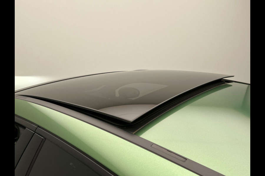 Mercedes-Benz A-Klasse 200 Business Solution AMG | Pano/Dak | Widescreen | Stoelverwarming | Camera