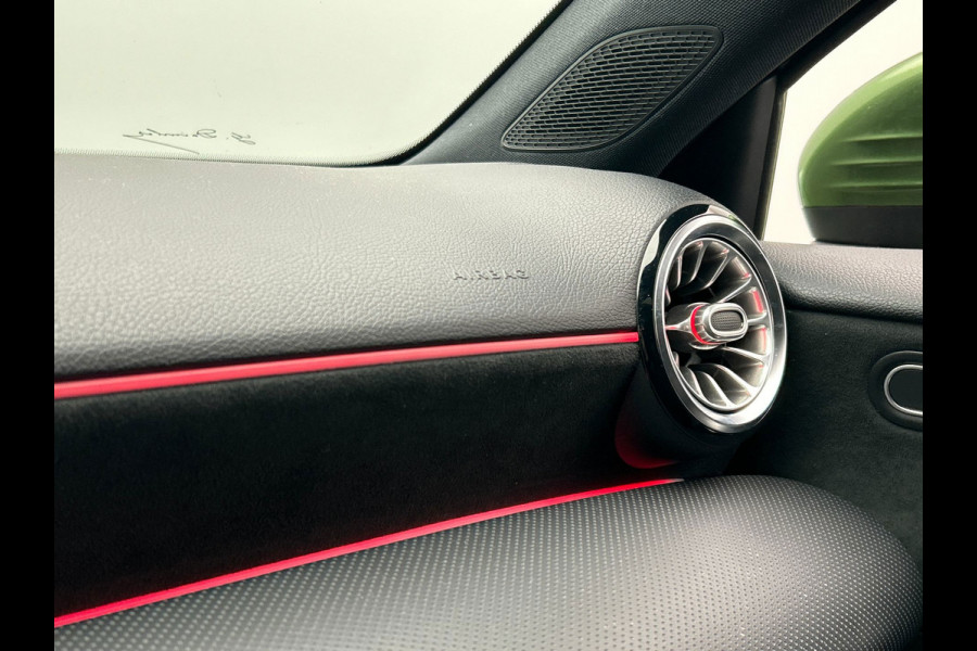 Mercedes-Benz A-Klasse 200 Business Solution AMG | Pano/Dak | Widescreen | Stoelverwarming | Camera