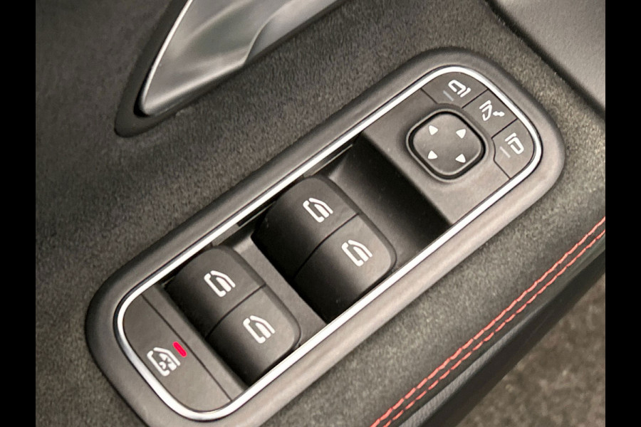 Mercedes-Benz A-Klasse 200 Business Solution AMG | Pano/Dak | Widescreen | Stoelverwarming | Camera