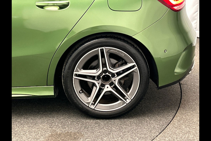 Mercedes-Benz A-Klasse 200 Business Solution AMG | Pano/Dak | Widescreen | Stoelverwarming | Camera
