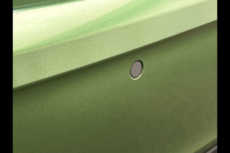 Mercedes-Benz A-Klasse 200 Business Solution AMG | Pano/Dak | Widescreen | Stoelverwarming | Camera