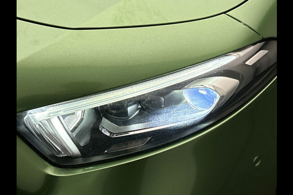 Mercedes-Benz A-Klasse 200 Business Solution AMG | Pano/Dak | Widescreen | Stoelverwarming | Camera