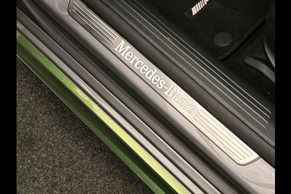 Mercedes-Benz A-Klasse 200 Business Solution AMG | Pano/Dak | Widescreen | Stoelverwarming | Camera