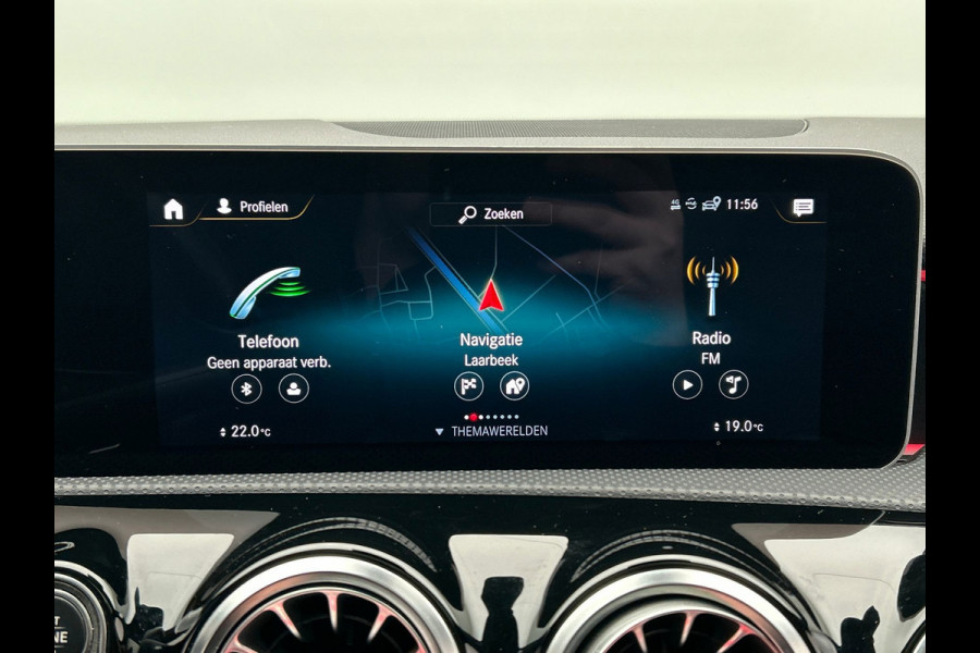 Mercedes-Benz A-Klasse 200 Business Solution AMG | Pano/Dak | Widescreen | Stoelverwarming | Camera