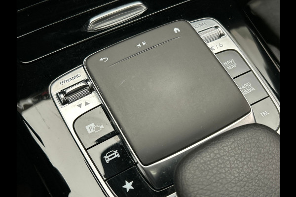Mercedes-Benz A-Klasse 200 Business Solution AMG | Pano/Dak | Widescreen | Stoelverwarming | Camera