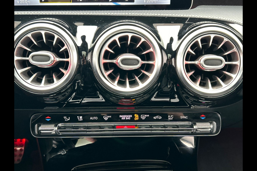 Mercedes-Benz A-Klasse 200 Business Solution AMG | Pano/Dak | Widescreen | Stoelverwarming | Camera