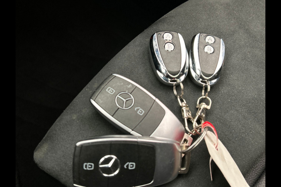 Mercedes-Benz A-Klasse 200 Business Solution AMG | Pano/Dak | Widescreen | Stoelverwarming | Camera